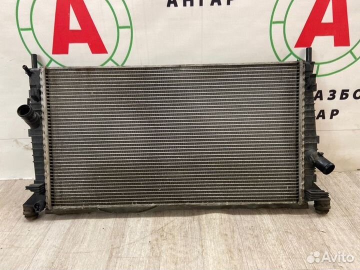 Радиатор охлаждения двигателя Ford Focus CB4 qqdb