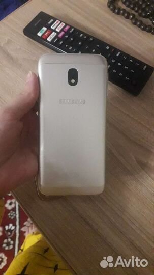 Телефон samsung j3