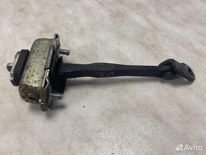 Ограничитель задней левой двери actyon sport