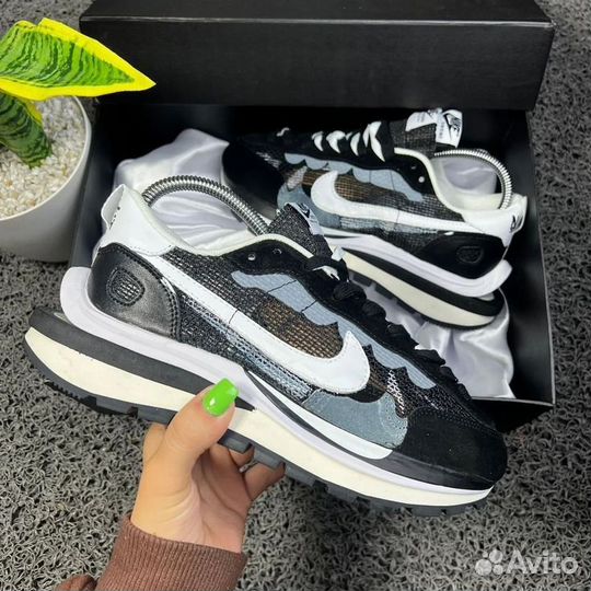 Sacai x Nike VaporWaffle Black White