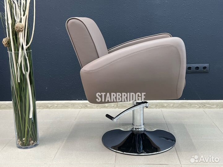 Парикмахерское кресло