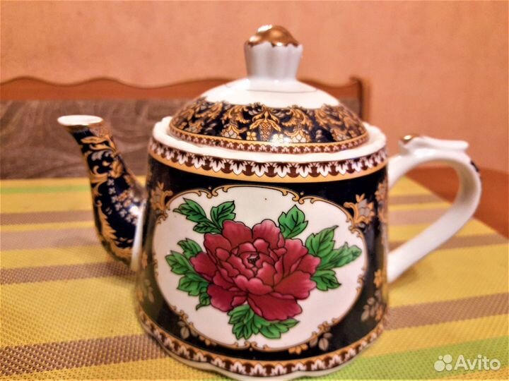 Продаю заварочний чайник стеклянный