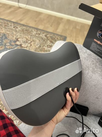 Массажная подушка для шеи