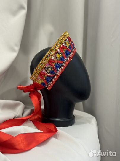 Кокошник ручной работы 