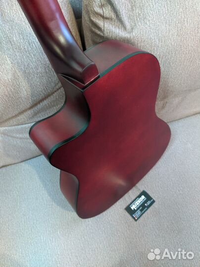 Гитара с чехлом