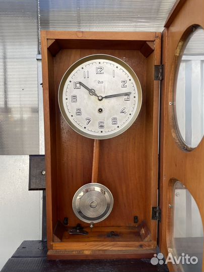 Часы настенные с маятником СССР
