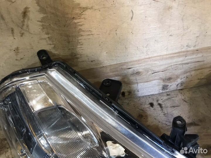 Фары комплект Nissan Tiida 1 2004-2012