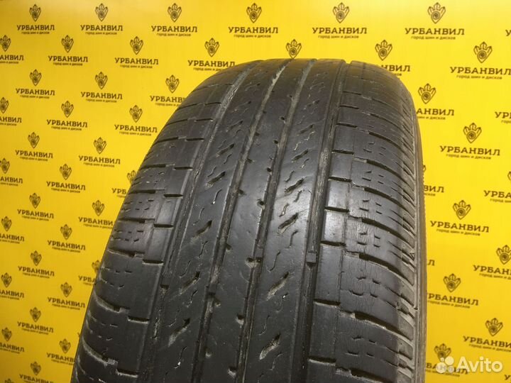 Nexen Roadian 571 235/65 R17 104T