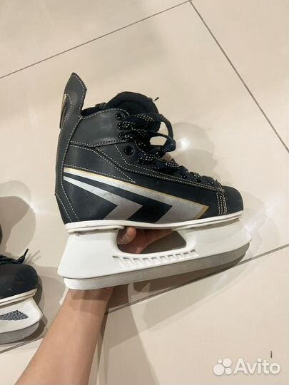 Коньки хоккейные
