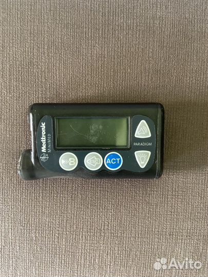 Инсулиновая помпа min med paradigm MMT- 715