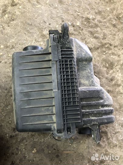 Корпус воздушного фильтра Hyundai Solaris 1