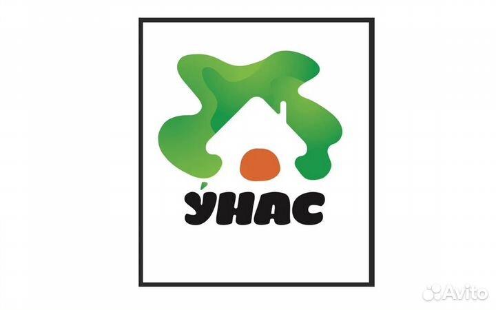 Водитель со своим грузовым авто