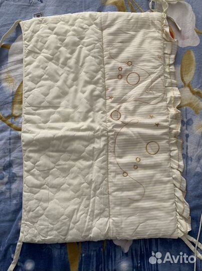 Комплект в кроватку (бортики и одеяло)