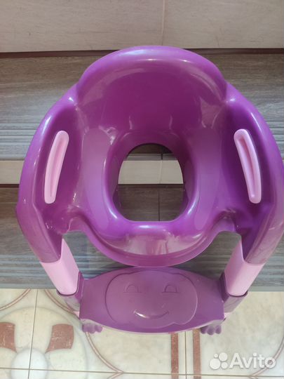 Детский стульчик на унитаз
