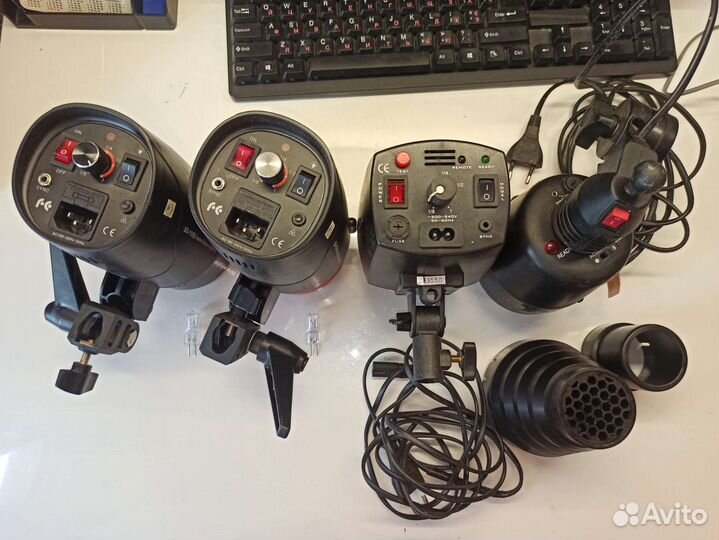 Комплект импульсных осветителей (вспышек)