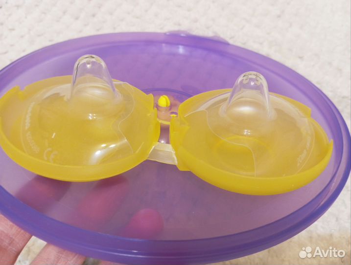 Накладки на грудь medela м