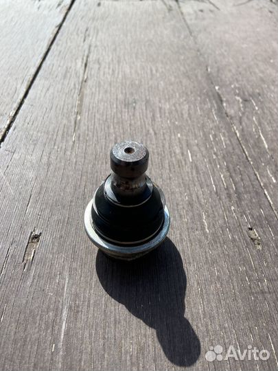 Опора шаровая нижняя Nissan Navara/Pathfinder 05