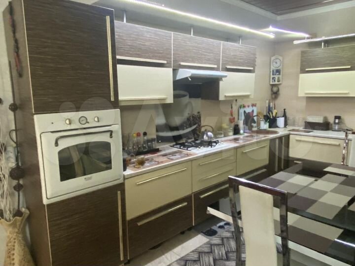 Дом 190 м² на участке 11 сот.