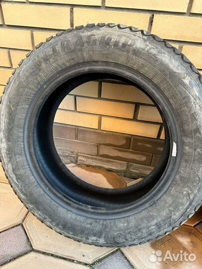 Goodyear Ultragrip Ice Arctic 215/60 R16 99T