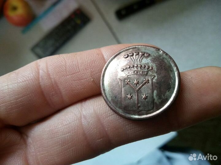 Пуговица с костюма графа или барона позолоченная