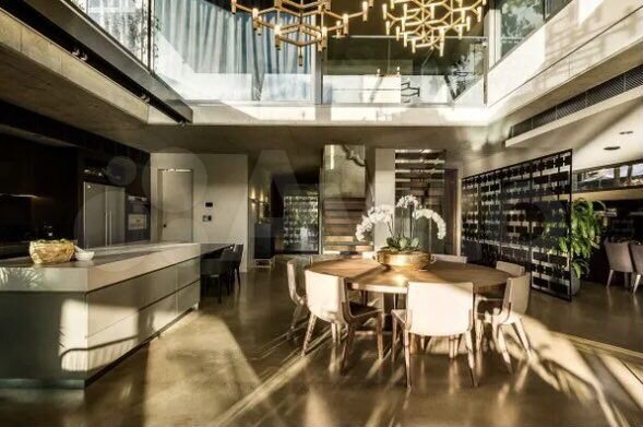 Дом 360 м² на участке 10 сот.