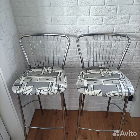 Высокие барные стулья 2 шт