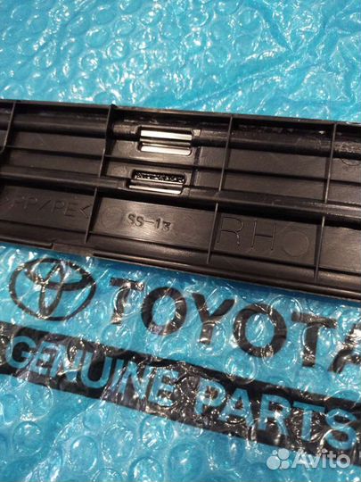 Накладка проема двери Camry 50 передняя правая NEW