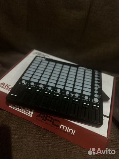 Akai PRO APC mini midi-контроллер