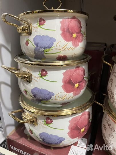 Набор кастрюль