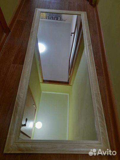 Зеркало настенное