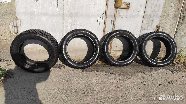 Goodyear Ultragrip Ice Arctic 215/55 R17