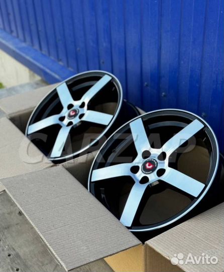 Диски r17 5x114.3 Vossen CV3 черные С полировкой