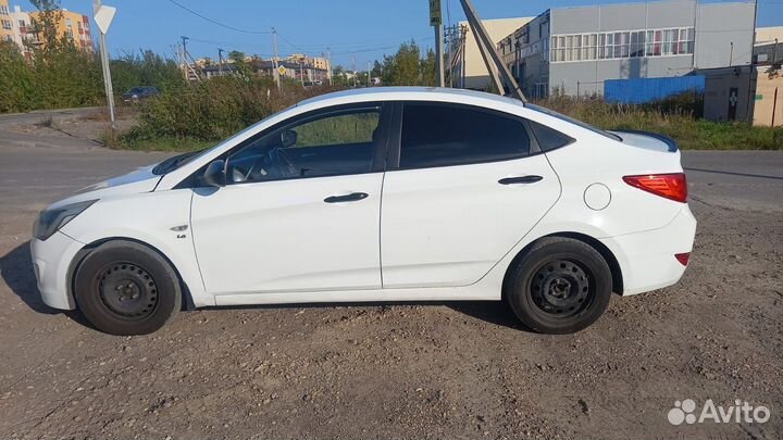 Hyundai Solaris 1.6 AT, 2015, 280 000 км