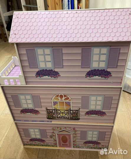 Кукольный дом с мебелью