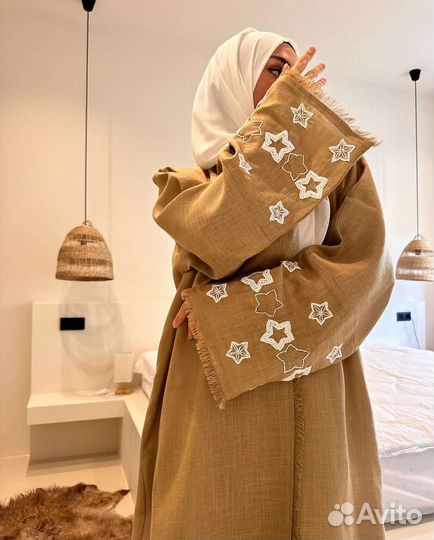 Абая из льна с вышивкой. Производство ОАЭ