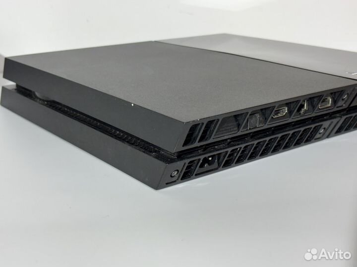 Sony PS4 + 2 геймпада