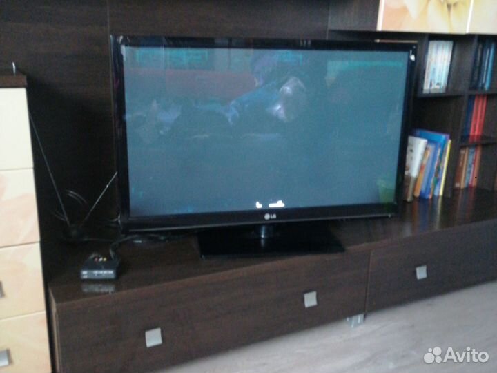 Телевизор, дигональ 105 см модель JVC LT 39M6 45а