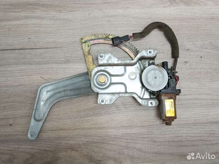 Стеклоподъемник задней правой двери kia Rio 1