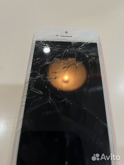 Телефон iPhone se 2016