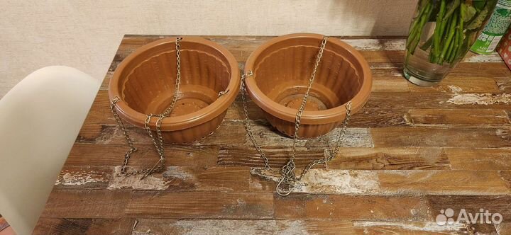 Плошки для цветов на цепях подвесные