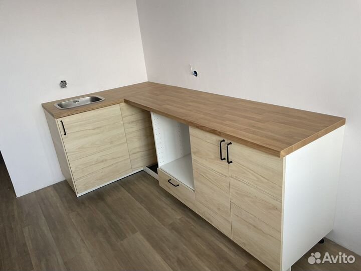 Кухня новая угловая в сборе