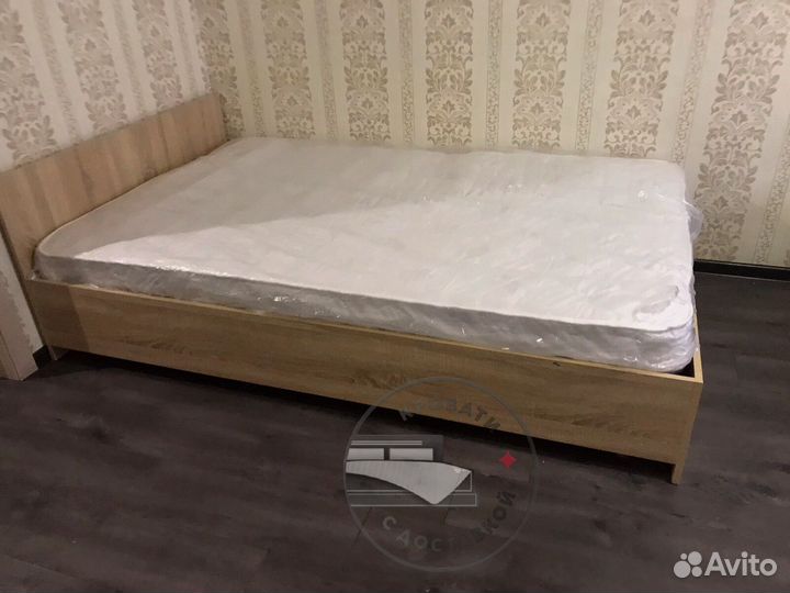 Кровать