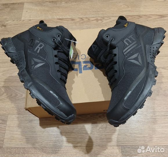 Кроссовки новые Reebok Gore-tex с мехом Люкс