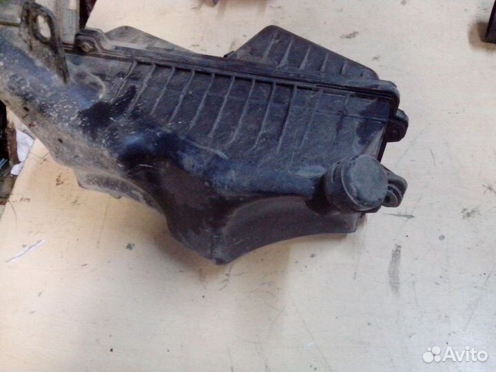 Корпус воздушного фильтра Киа Шума