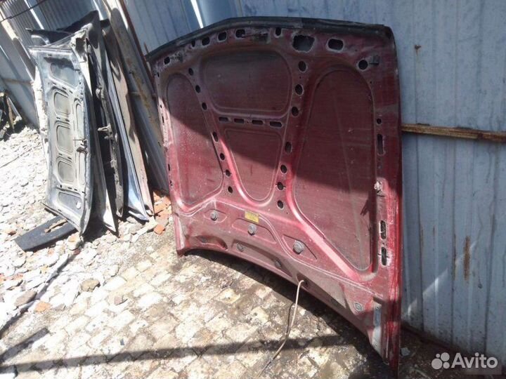 Капот Audi 100 C3