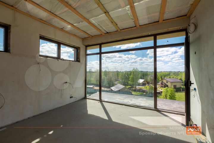 Коттедж 665 м² на участке 56 сот.