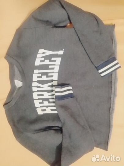 Укороченная кофта. Кофта спортивная