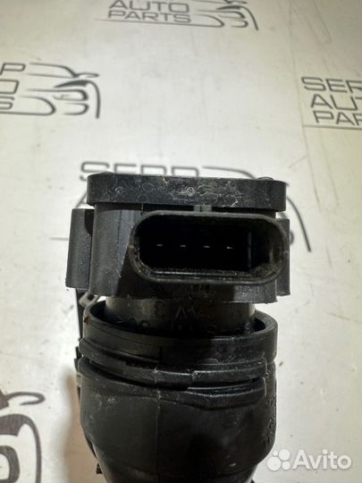 Бак перелива радиатора Ford Focus 3 CB8 1.6L