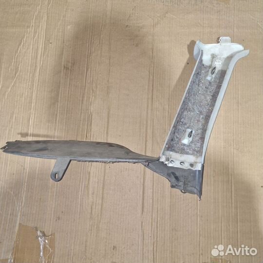 Обшивка задних стоек Audi A3 8P Правая левая