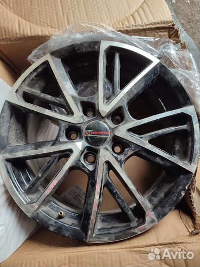 Диск 5x114.3 r16